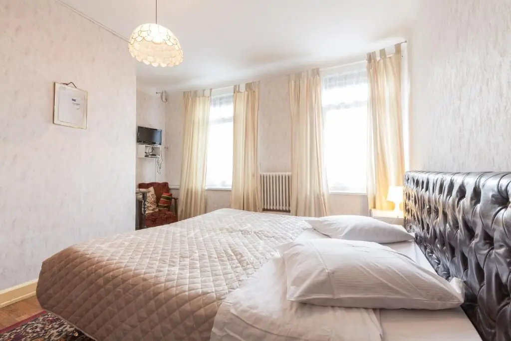 Double or Twin Room 4